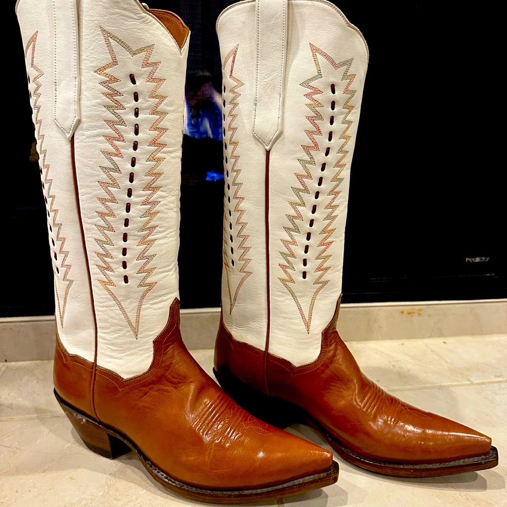 Leather Jenny Boot NWT white and tan size 9
